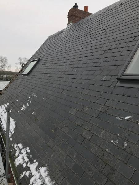 Artisan couvreur pour la réfection d'une toiture ardoise à Duclair 76