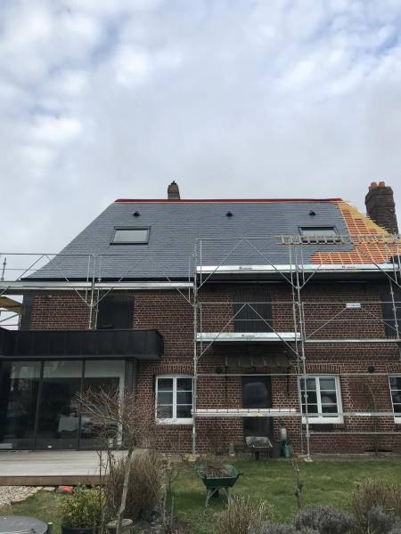 Artisan couvreur pour la réfection d'une toiture ardoise à Duclair 76