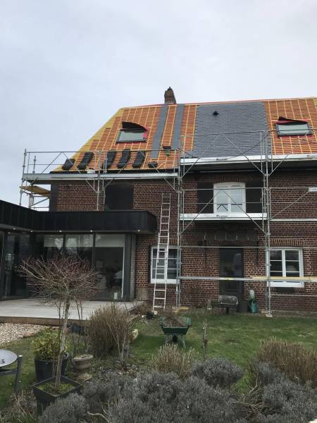 Artisan couvreur pour la réfection d'une toiture ardoise à Duclair 76